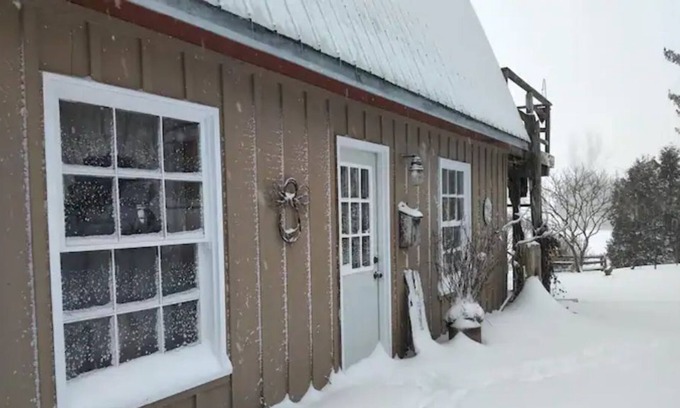 King Apartment | Rustic Country Escape for Nature Lovers