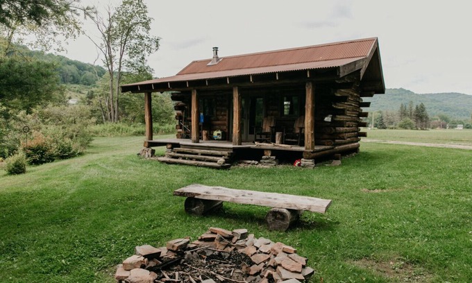 Shinglehouse Cabin | Rustic Creekside Cabin