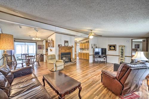 Sugar Grove House | Rustic Family Home and Acreage about 20 Mi Hocking Hills