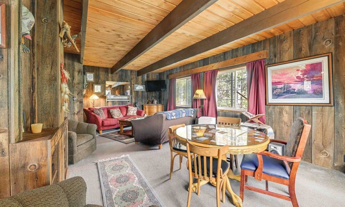 Chiloquin House | Rustic Home w/Deck & Grills on Williamson River!