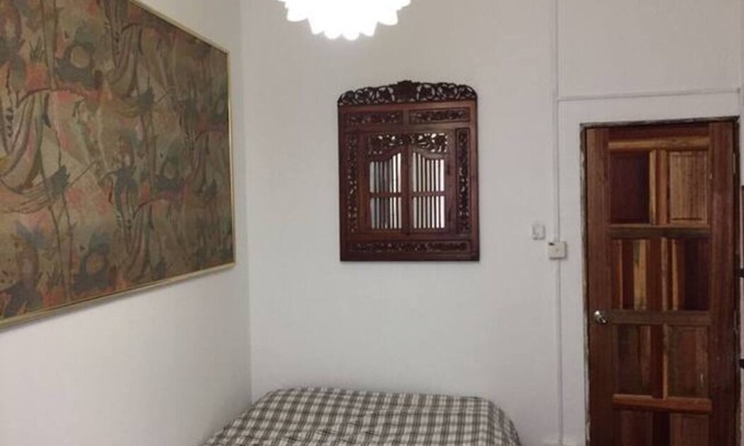 Newton House | Rustic Master room at Orchard Road