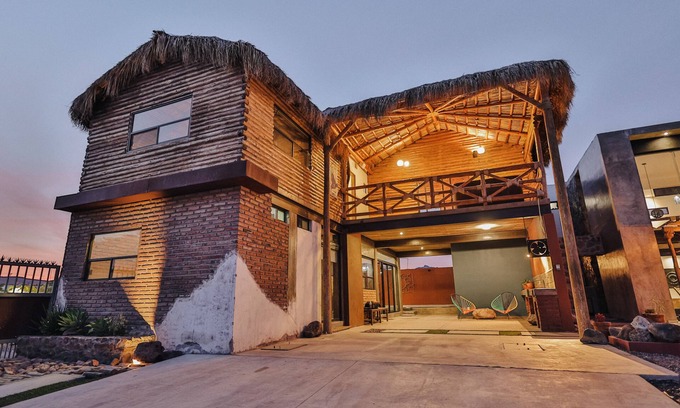 San Carlos House | Rustic/modern house w/cabin pool/barbacue/palapa-very worm and intimate space.