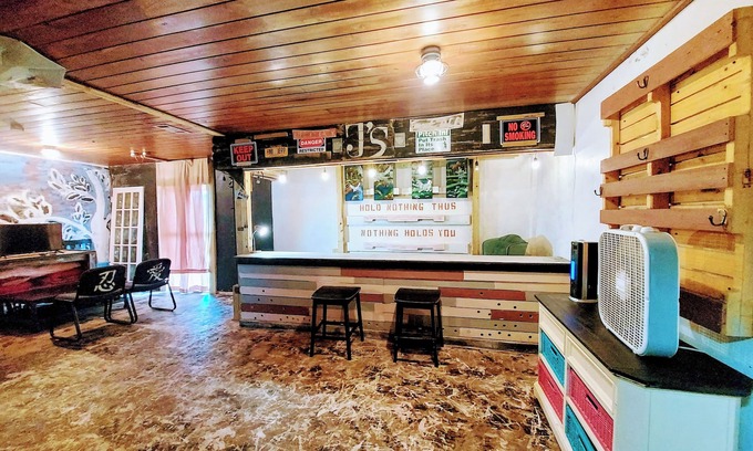 Tropic Apartment | Rustic private apt. "bar" @ Eau Gallie Downtown & 5 minutes to Melbourne Beach.