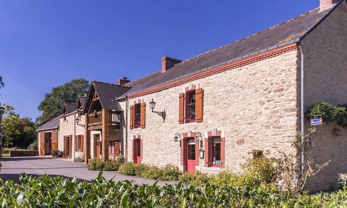 Bouvron Bed & Breakfast | Rustic Retreat: Cozy 1-Bedroom with Private Bath, Fireplace & Breakfast