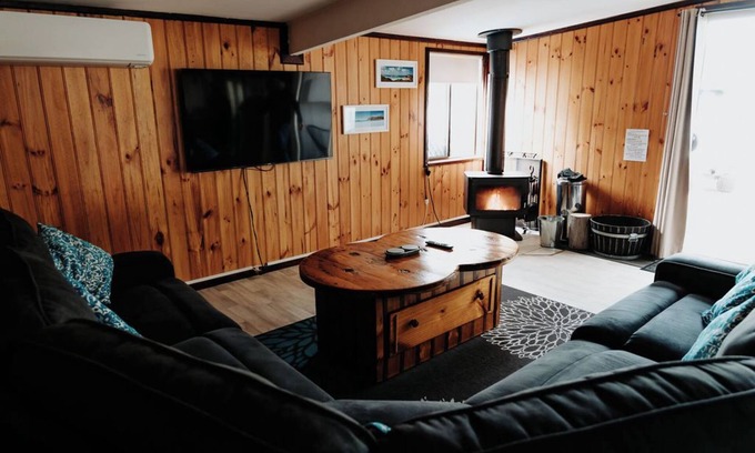 Castletown House | Rustic Retreat Esperance