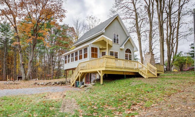 Gloversville House | Rustic Retreat Walk to Great Sacandaga Lake!