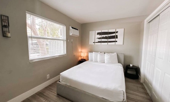 Downtown Fort Lauderdale Apartment | Rustic Retreats: Beachy 1BR in the heart of Fort Lauderdale