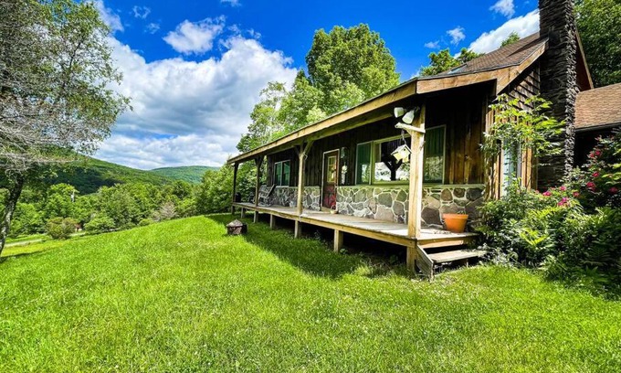 Denver House | Rustic Roost Cabin