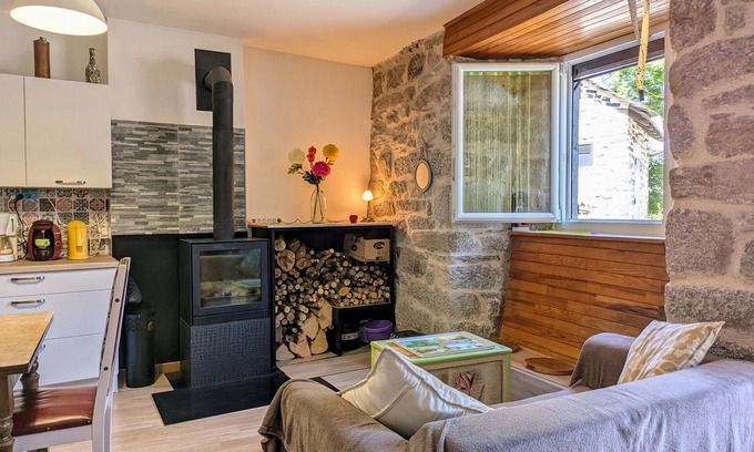Saint-Front Cottage | Rustic stay near Estables and Puy-en-Velay
