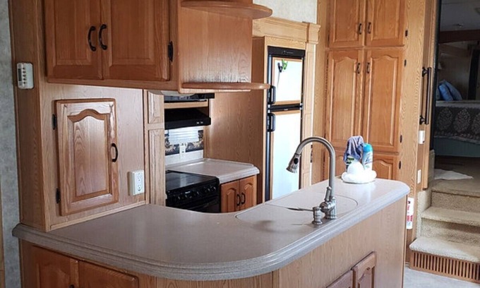 Cottondale House | RV Exectutive Home, Indoor Inground Pool, Tranquil Property