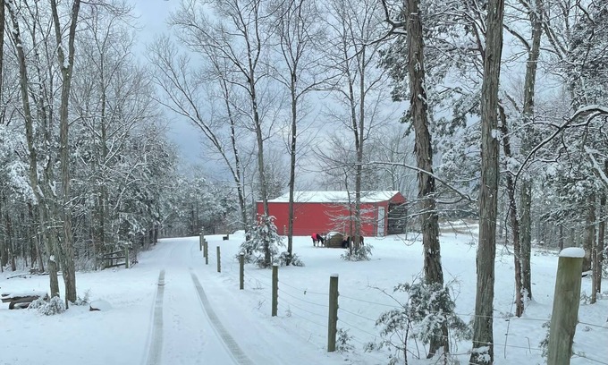 Watertown House | Rv on a charming farm, in the cedar trees