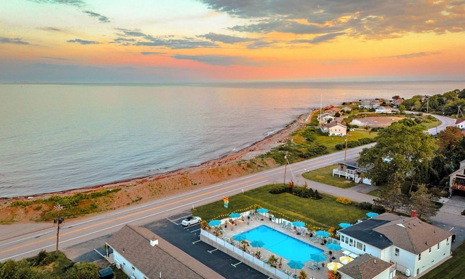 Rye Apartment | Rye Motor Inn: An Adults-Only Apartment Hotel