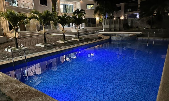 Clark Freeport Villa | S Pool Villa Clark 天天别墅酒店