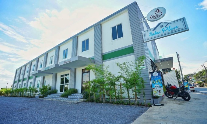 Sanambin Hotel | Sabai DoubleBed +Massage 30 Mins 1 pax + ABF