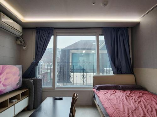 Sadangil-tong Apartment | Sadang Station Double and Single studios