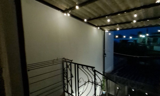San Salvador House | Safe and Family Friendly Casita in San Salvador, Central, Cool-WIFI/AC/HOT SHOWER