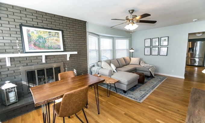 Rock Hill House | Safe Quiet Neighborhood! Clean and Cozy Family Friendly 2 bd w/Large Deck!