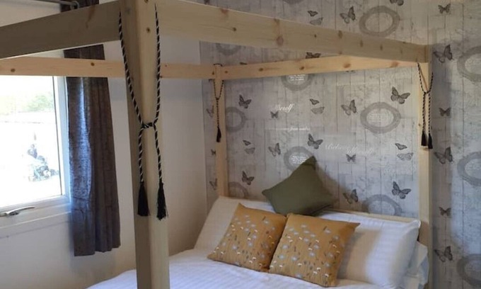 Bucks Cross Ski Chalet | Saffron Cove, Seaside Chalet Bideford