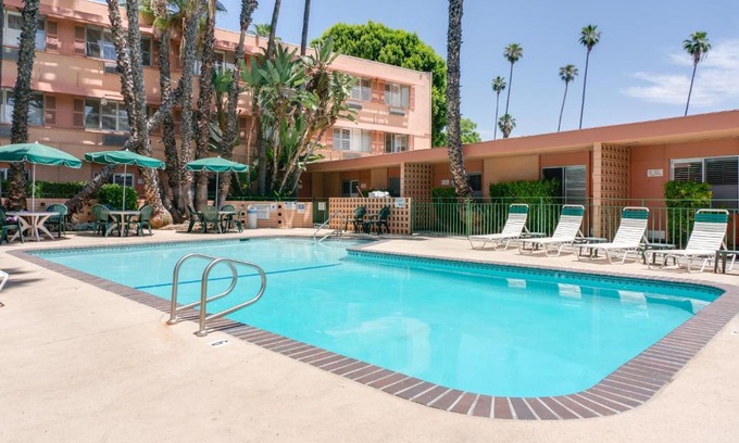 Mid Central Hotel | Saga Motor Hotel Pasadena