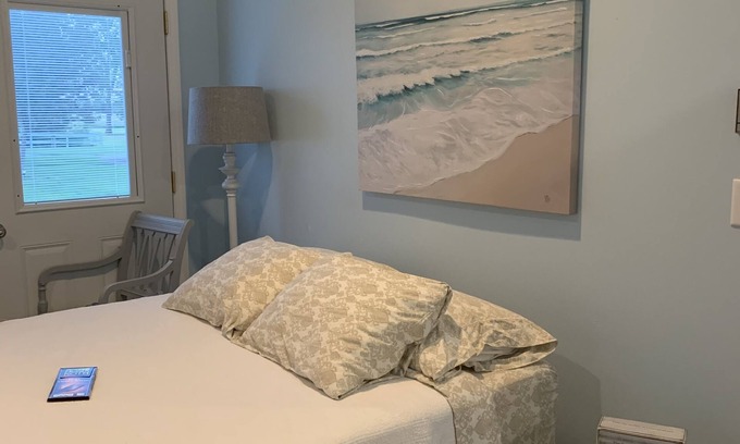 Hamlin County Bed & Breakfast | Salt and Light Retreat for Overnight Stays in Rural South Dakota