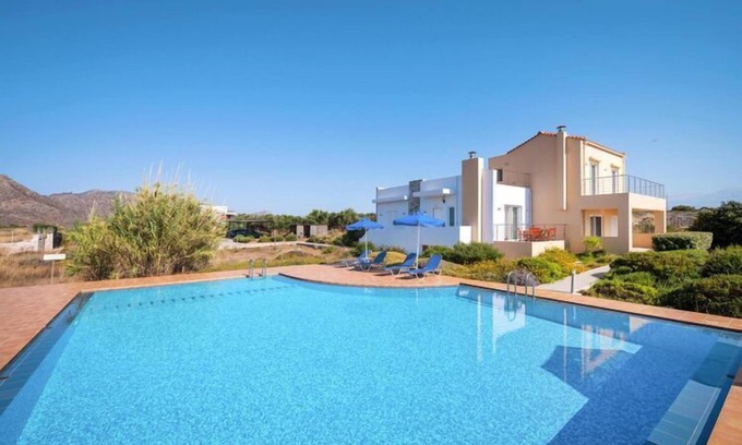 Stavros Apartment | Saltwater Pool Flat in Chania