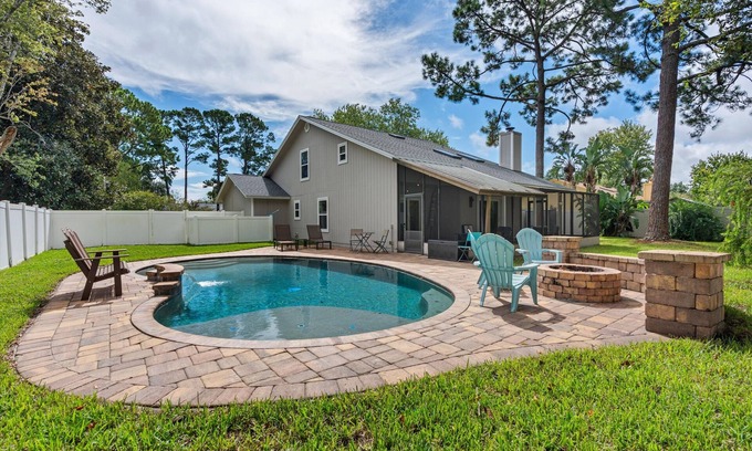 Isle of Palms House | Saltwater Pool I Firepits I Large Fenced Backyard I 4 Miles to Beach