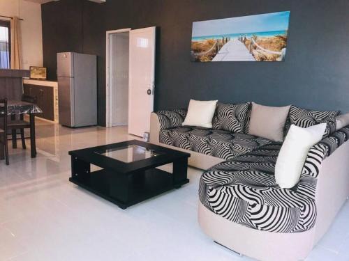 Port Louis House | Salty Bisous