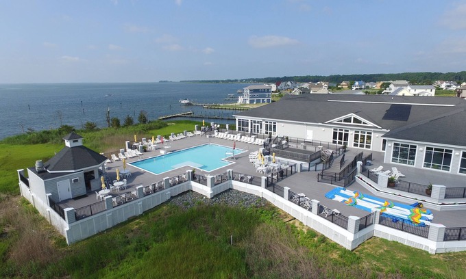 Captain's Cove House | Salty Paws - Dog Friendly and close to Chincoteague!