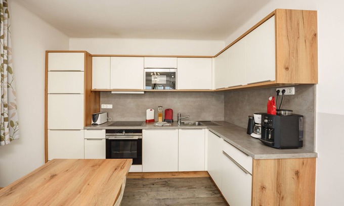 Schallmoos Apartment | Salzburg: Apartment RIVERSIDE 3 for 1 - 12 people