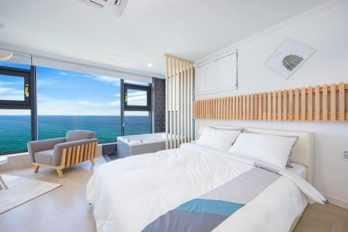Samcheok House | Samcheok Laon Spa Pension