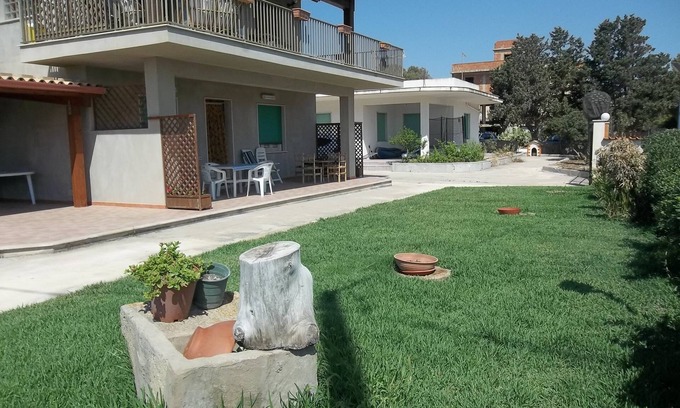 San Lorenzo Apartment | San Lorenzo apartment in villa 100m from the sea - air-conditioned