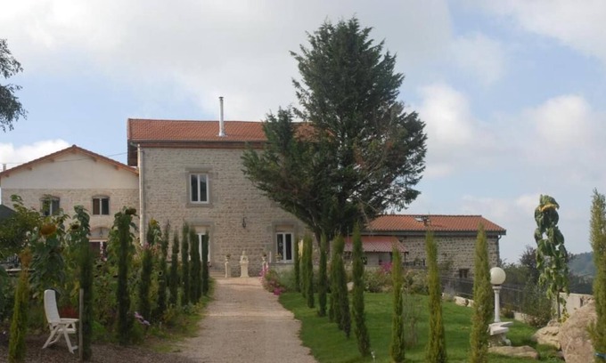 La Gimond Bed & Breakfast | Sand 'family guest room at Domaine de la plume