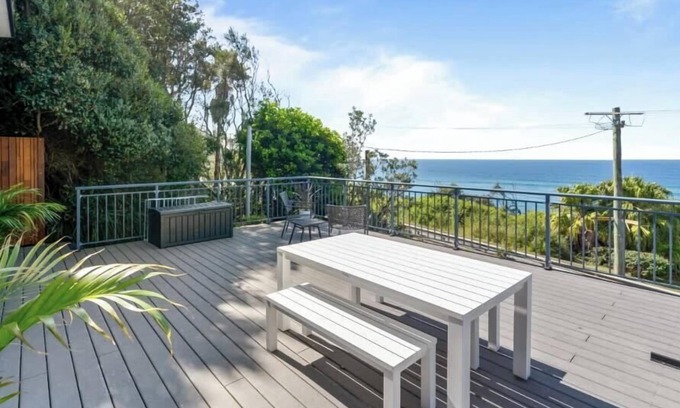 Forresters Beach Apartment | Sandcastle Studio by Coast Hosting