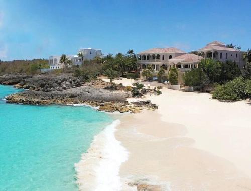 The Valley Villa | Sandcastle Villa & Beach House