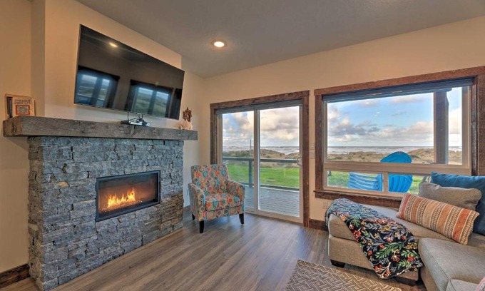 Waldport House | Sanderling Sea Cottages, Unit 6 with Beach Access!
