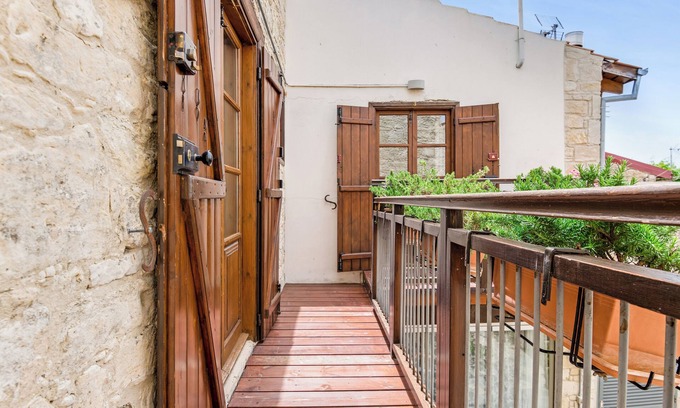 Arsos Apartment | Sanders Arsorama Arsos