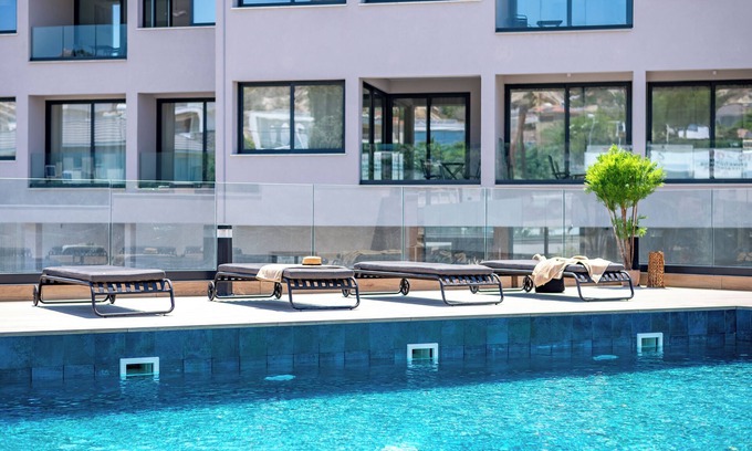Agios Tychon Apartment | Sanders River Plaza - Fancy 2-Bdr Apt with Balcony