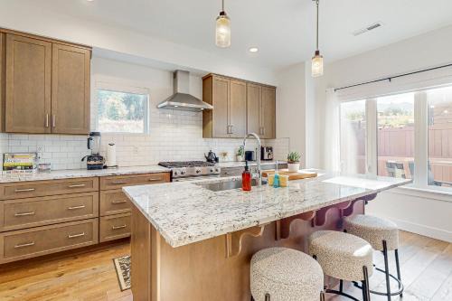 Summit Park House | Sandlewood Sanctuary