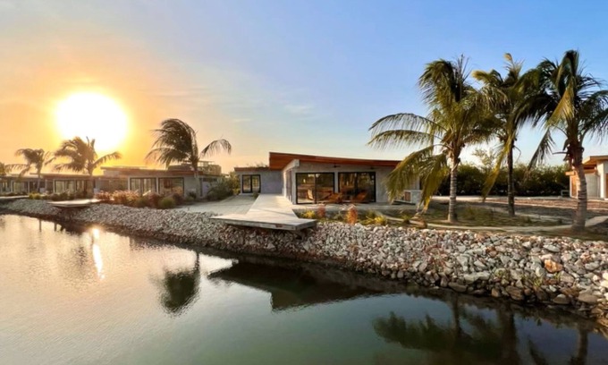Placencia Villa | Sandpiper Sanctuary 4 bed 3 bath Villa with a pool, 4 bedroom 3 bath villa with pool