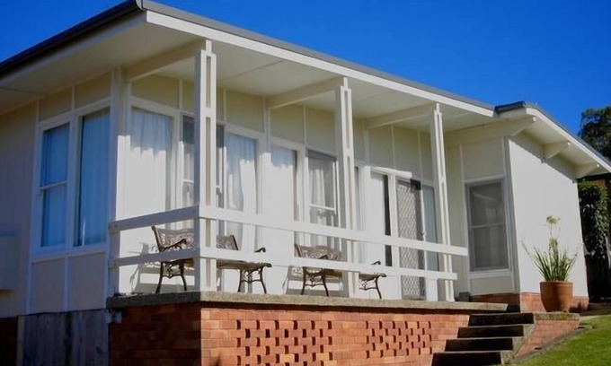 Mollymook Beach House | Sands of Molly Cottage