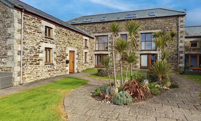 Trenance House | Sandseekers Barn - Three Bedroom House, Sleeps 6