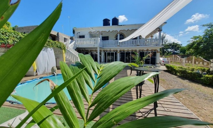 Sandy Bay House | Sandy Bay Paradise Retreat - 7 Bedrooms