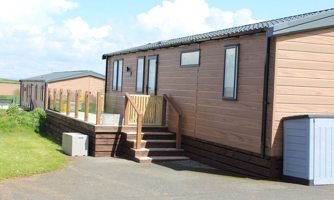 Hasguard Cross Cottage | SANDY BAY RETREAT, pet friendly, with a garden in Broad Haven