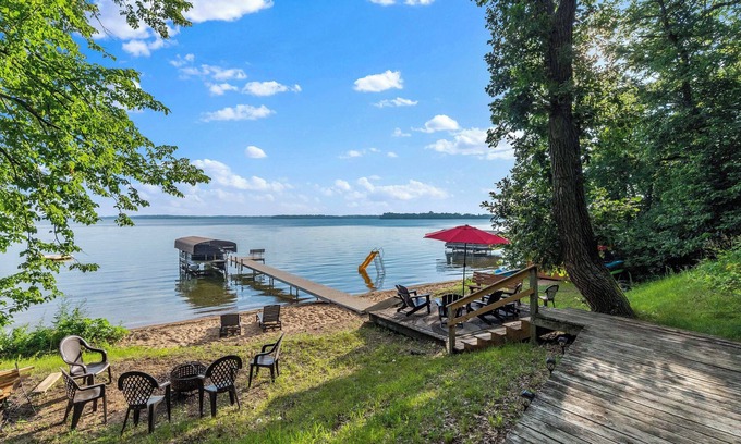 Alexandria Cabin | Sandy Beach Family Getaway w/Fire Pit & Deck!