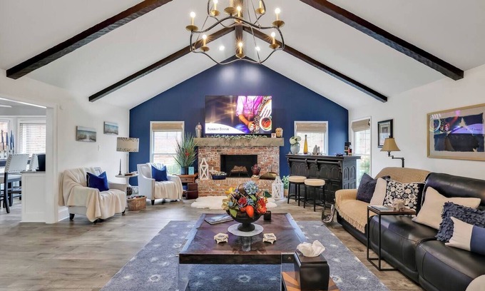 Sandy Springs House | Sandy Springs Executive Retreat