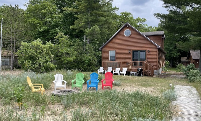 Port Austin Cabin | SandyCabins Duplex Beach House - Lake Side Cabin