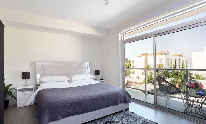 Pasadena Apartment | Sanitized Boutique Studio in the Heart of Pasadena