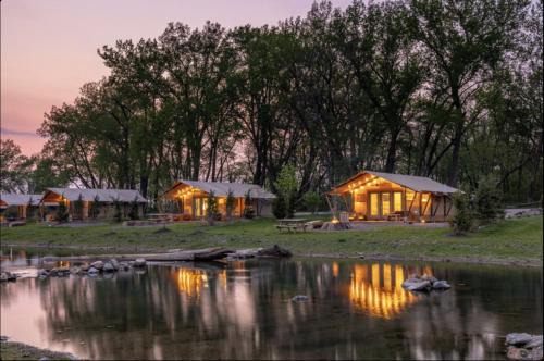 Orange Prairie Hotel | Sankoty Lakes Resort - Cabins & RV Park - Peoria Spring Bay