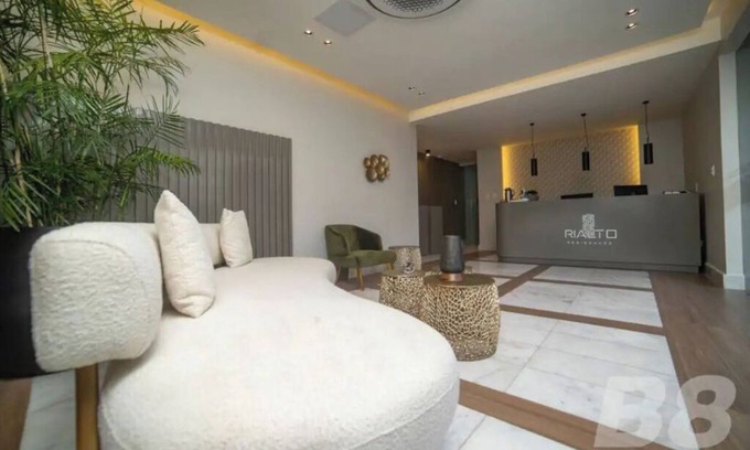 Cerro Alto Apartment | Santiago Luxe Pool Apt Suite