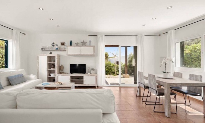 Punta Grossa Villa | Santa Helena - Comfortable 4-bedroom villa AC-WiFi